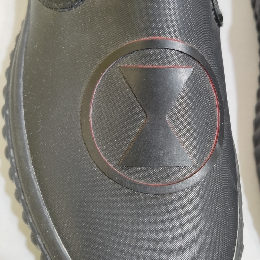 Vans Off The Wall Unisex X Marvel Leather Slip-On Shoes Black Widow 5 6.5 - Picture 8 of 11